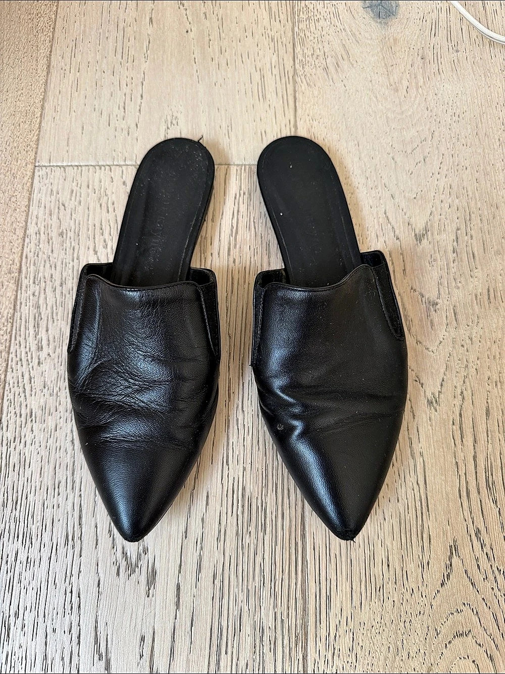 Jenni Kayne Black Pointed-Toe Mules